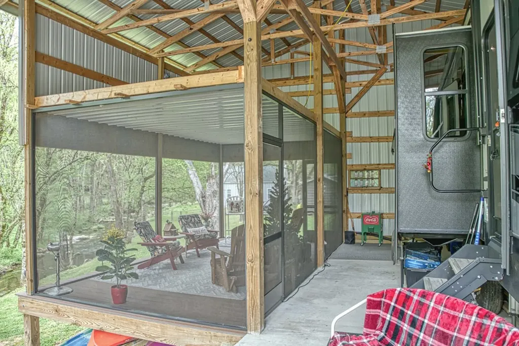 1660 Wolf Creek Road Silver Point TN 38582