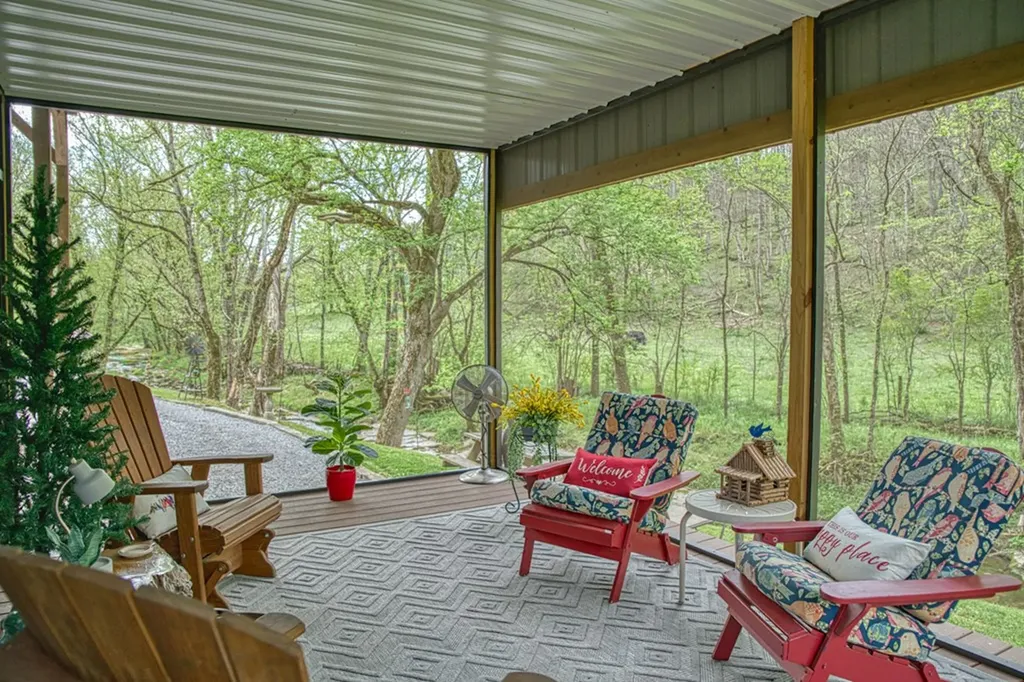1660 Wolf Creek Road Silver Point TN 38582