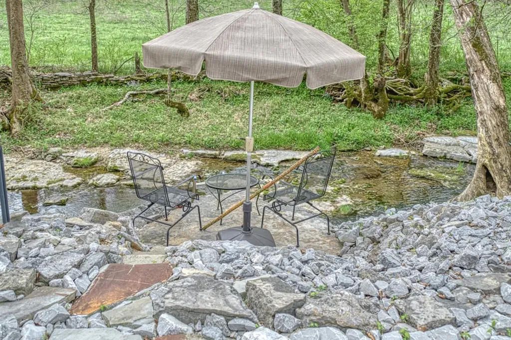 1660 Wolf Creek Road Silver Point TN 38582