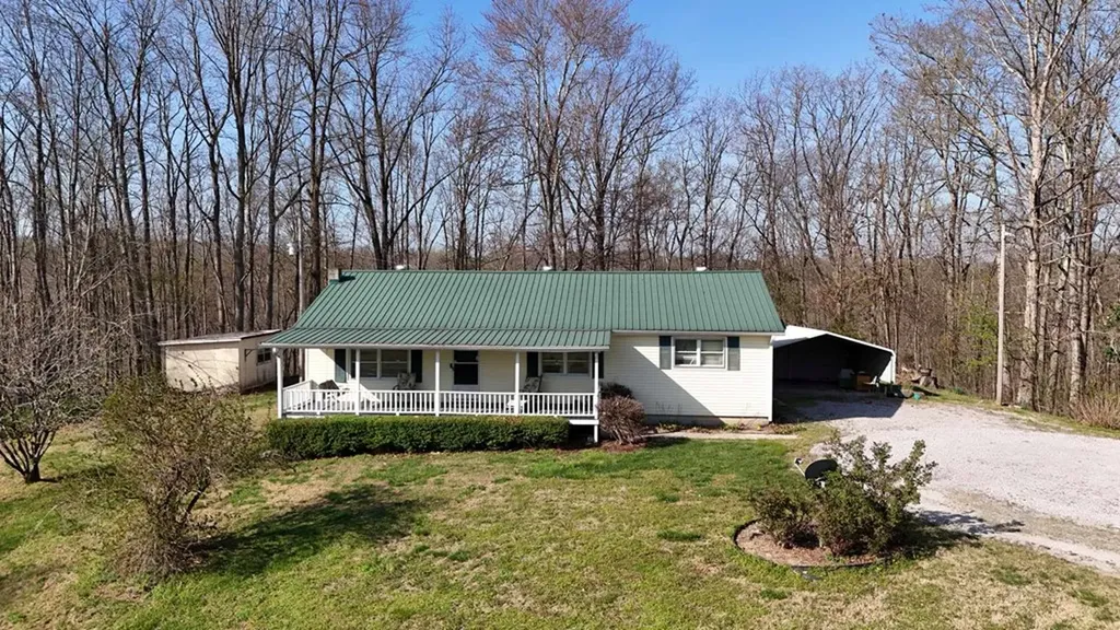 214 Don't Care Lane Celina TN 38551