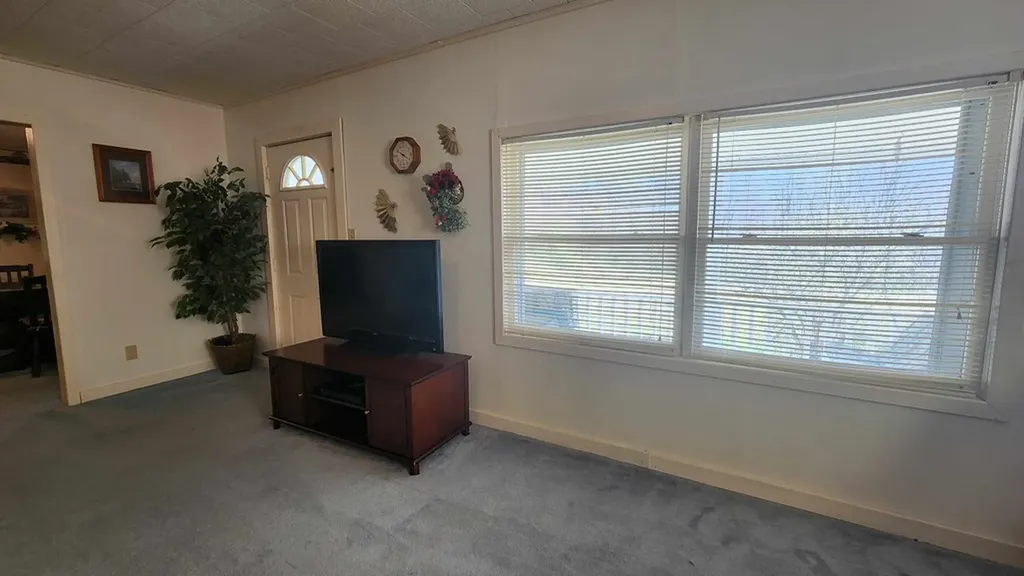 214 Don't Care Lane Celina TN 38551