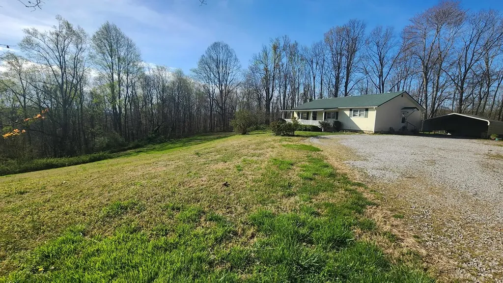214 Don't Care Lane Celina TN 38551