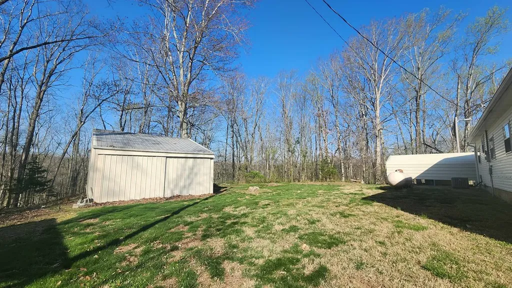 214 Don't Care Lane Celina TN 38551
