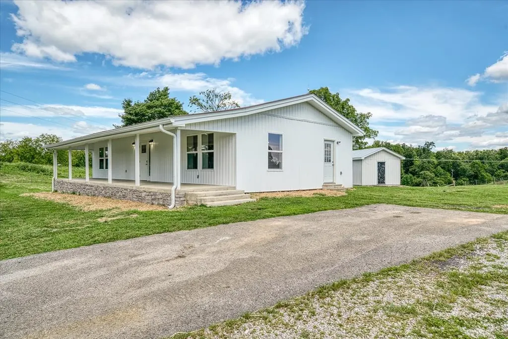 806 Robinson Ridge Road Baxter TN 38544