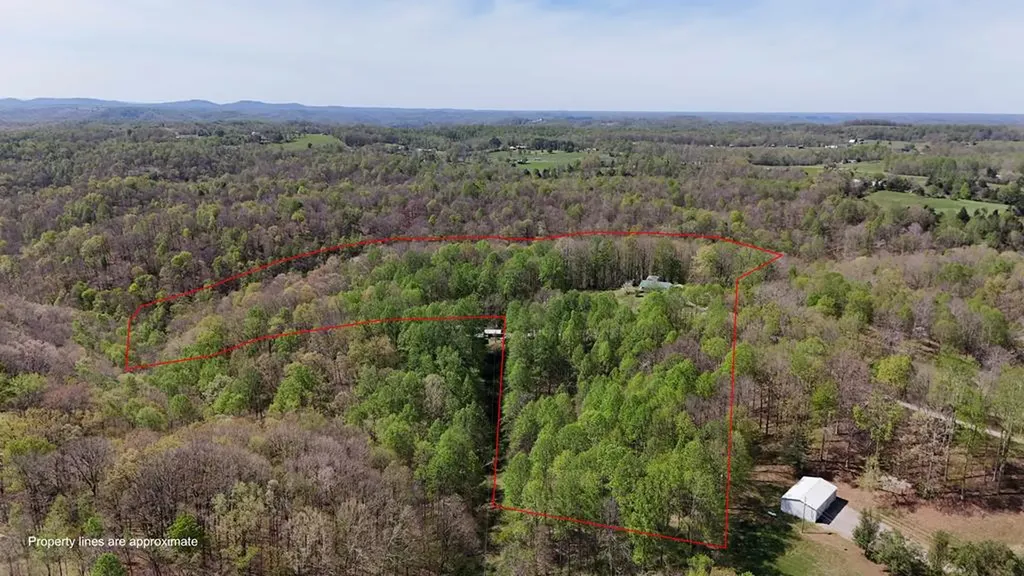 214 Don't Care Lane Celina TN 38551
