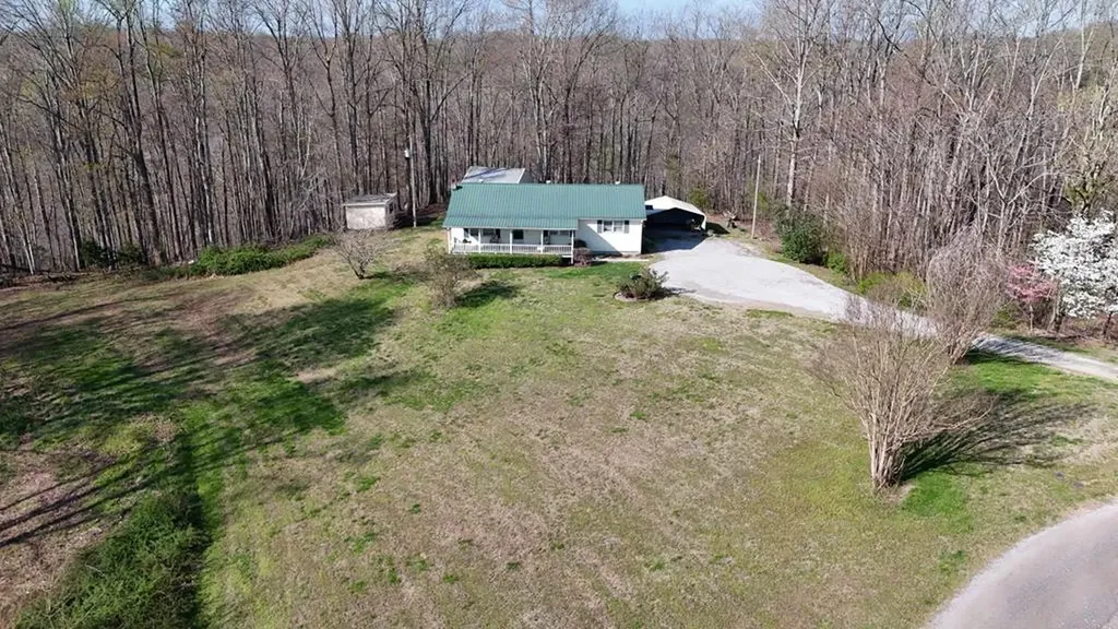 214 Don't Care Lane Celina TN 38551