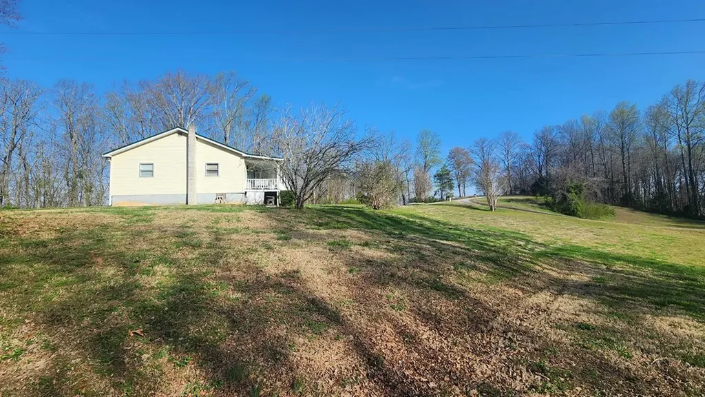 214 Don't Care Lane Celina TN 38551