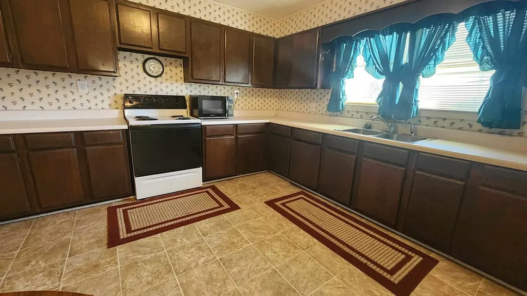 214 Don't Care Lane Celina TN 38551