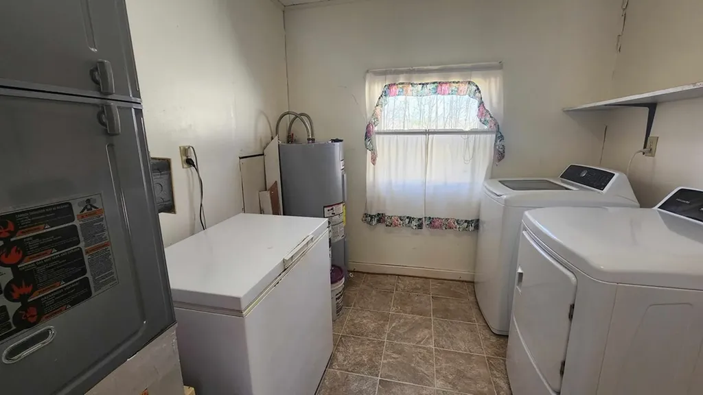 214 Don't Care Lane Celina TN 38551