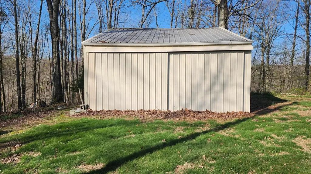 214 Don't Care Lane Celina TN 38551