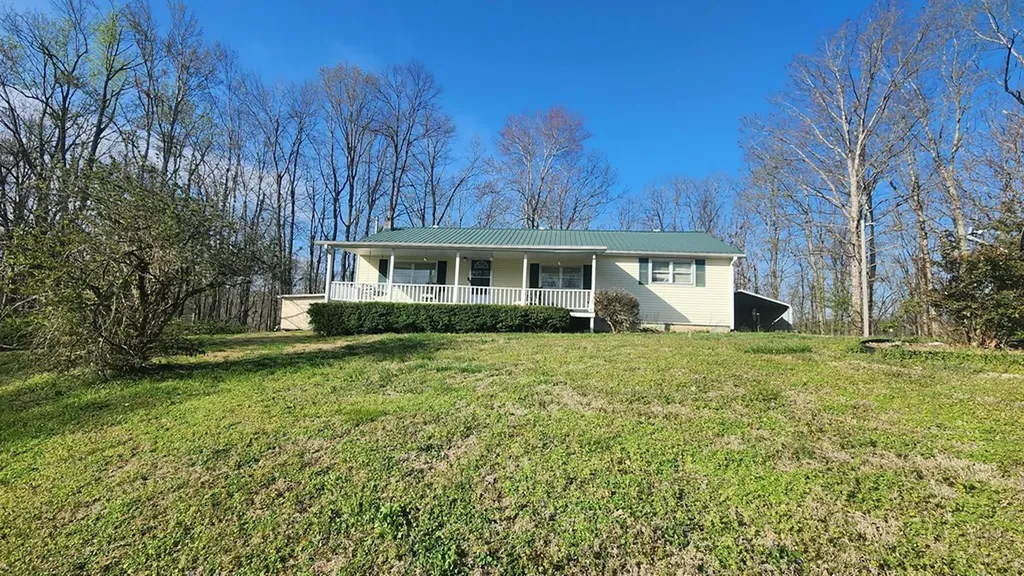 214 Don't Care Lane Celina TN 38551
