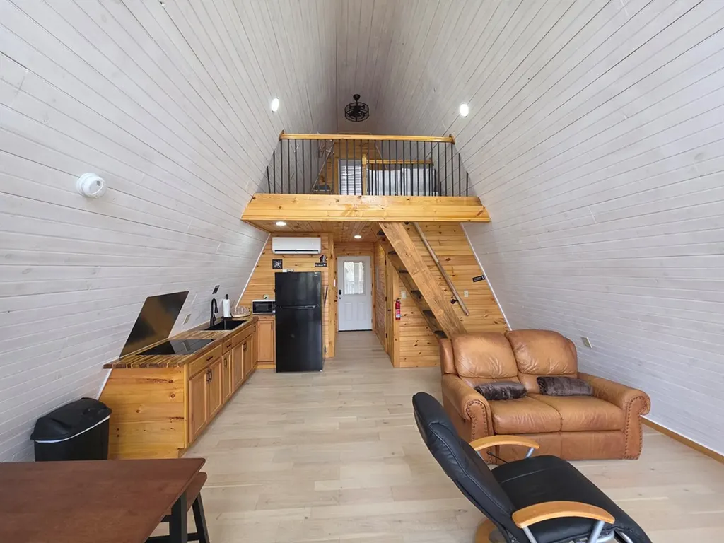 1313 Hidden River Road Rock Island TN 38581-2220