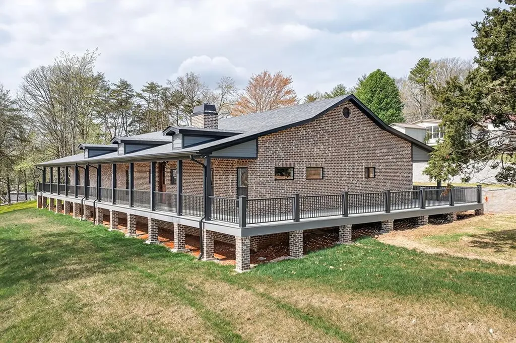 124 Virginia Avenue Livingston TN 38570