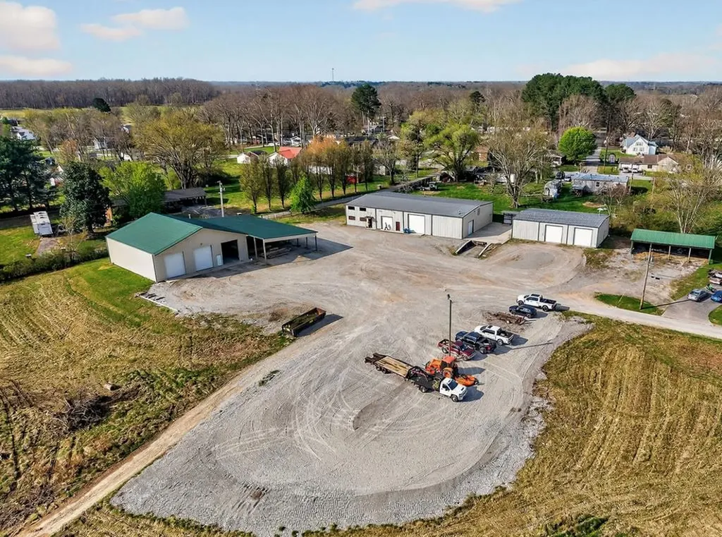 350 5th Avenue South Baxter TN 38544