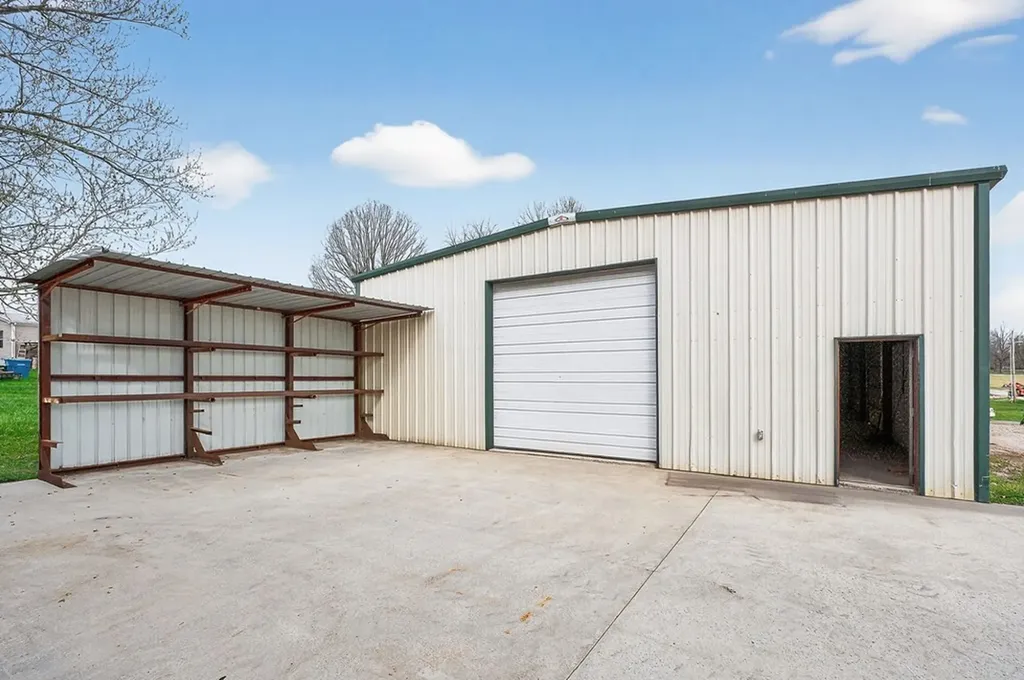 350 5th Avenue South Baxter TN 38544