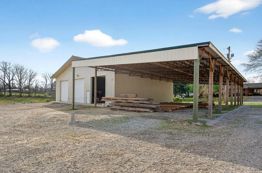 350 5th Avenue South Baxter TN 38544