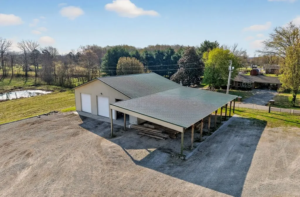 350 5th Avenue South Baxter TN 38544