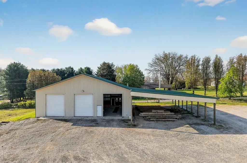 350 5th Avenue South Baxter TN 38544