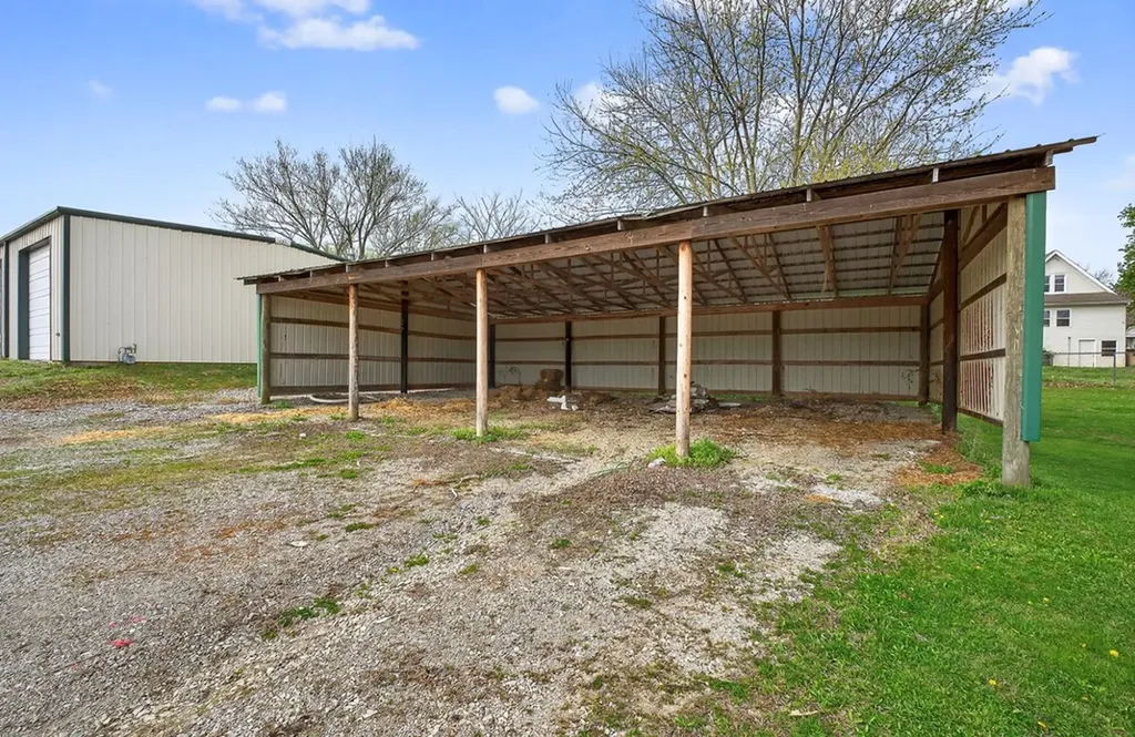 350 5th Avenue South Baxter TN 38544