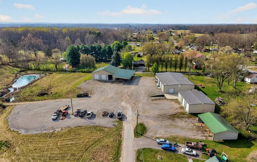 350 5th Avenue South Baxter TN 38544