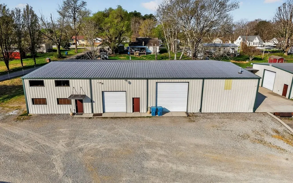 350 5th Avenue South Baxter TN 38544