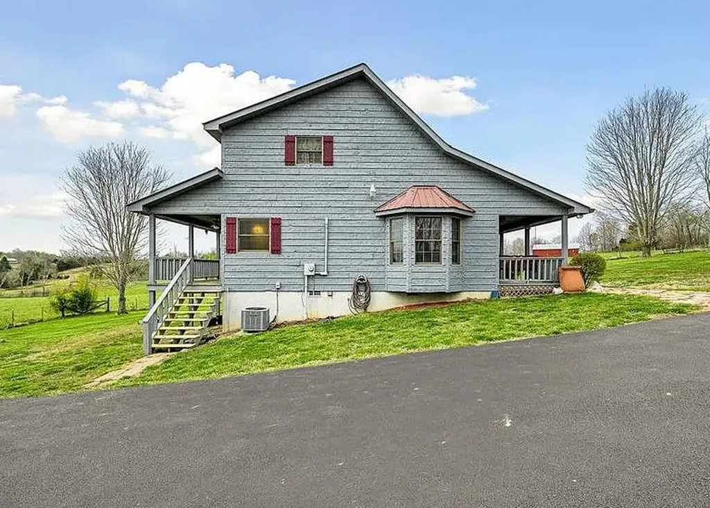 1393 Jones Chapel Road Byrdstown TN 38549