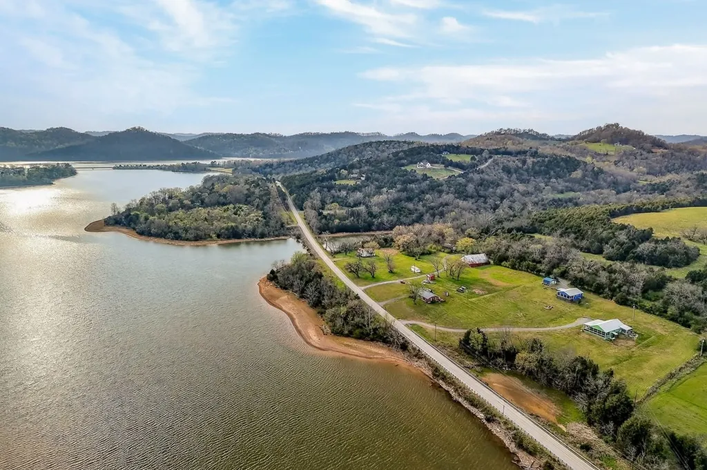 6076 Granville Highway Granville TN 38564