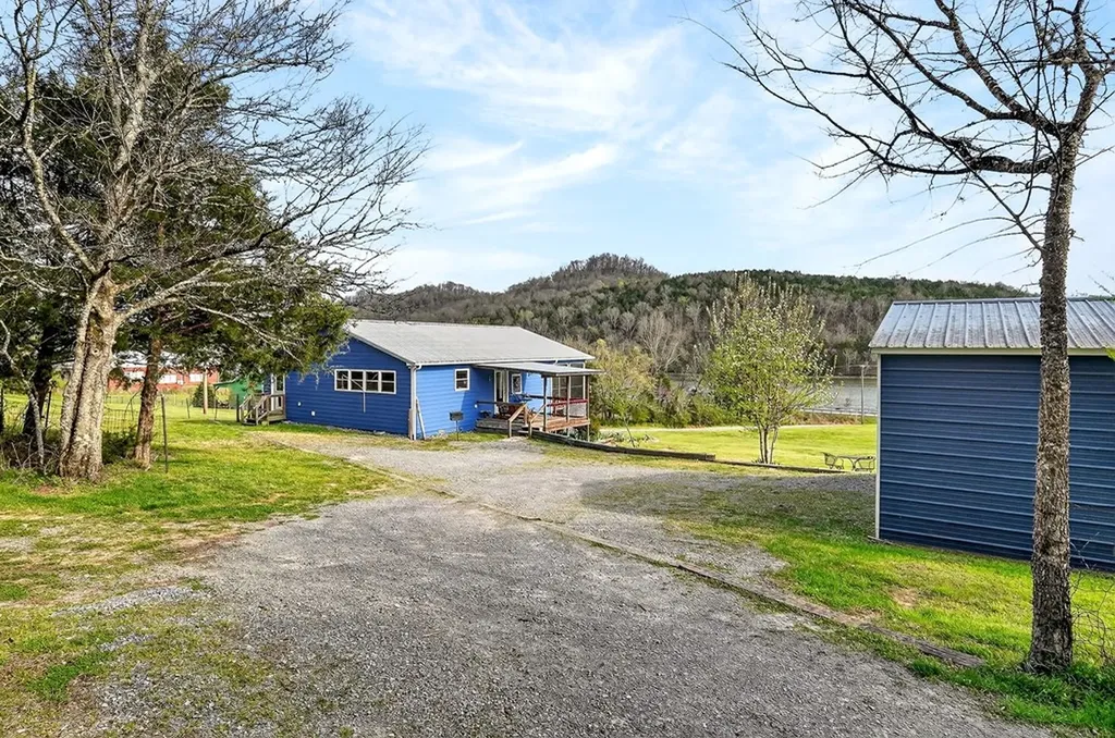 6076 Granville Highway Granville TN 38564