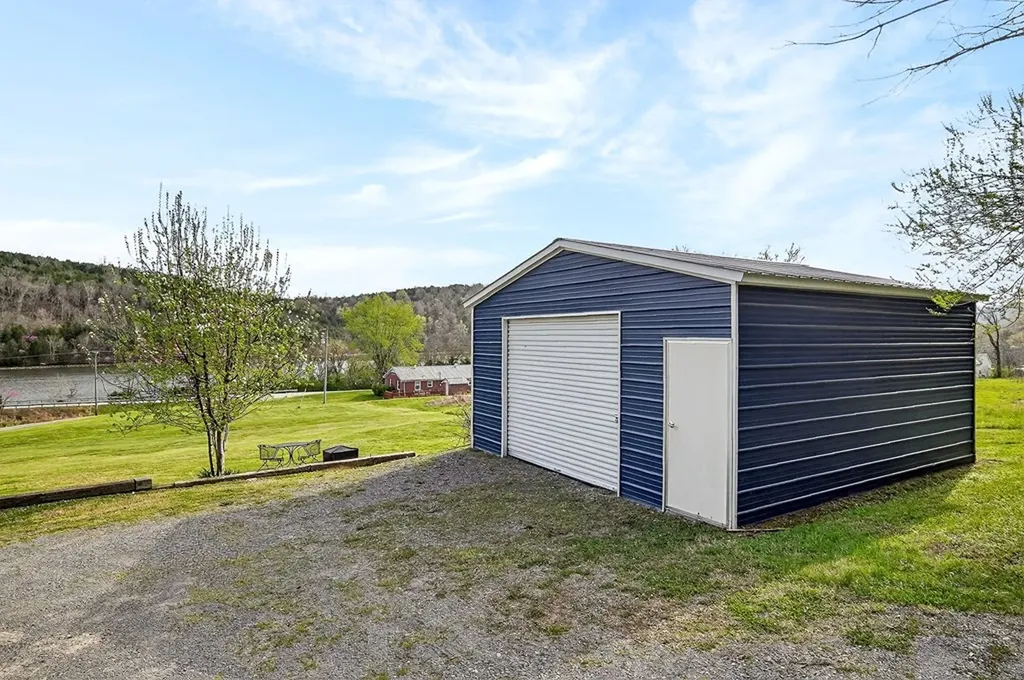 6076 Granville Highway Granville TN 38564