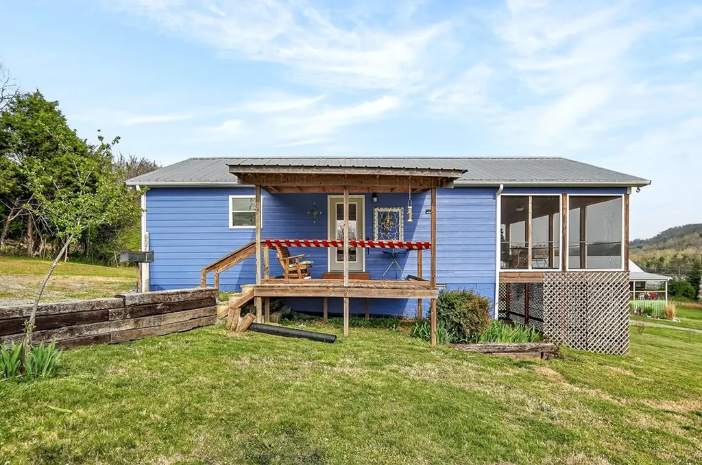 6076 Granville Highway Granville TN 38564