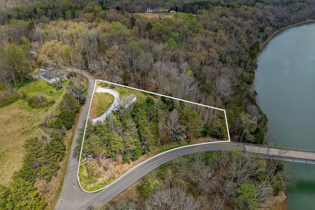 1237 Ridge Road Quebeck TN 38579