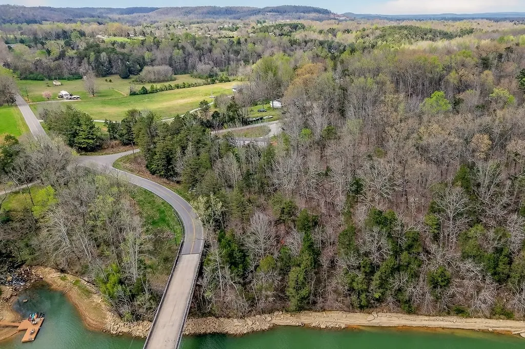 1237 Ridge Road Quebeck TN 38579
