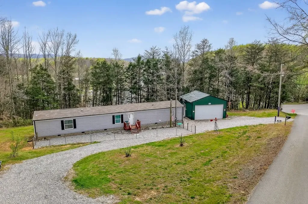 1237 Ridge Road Quebeck TN 38579