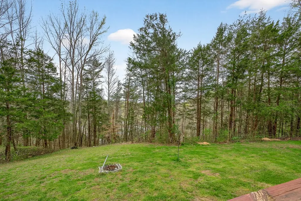 1237 Ridge Road Quebeck TN 38579