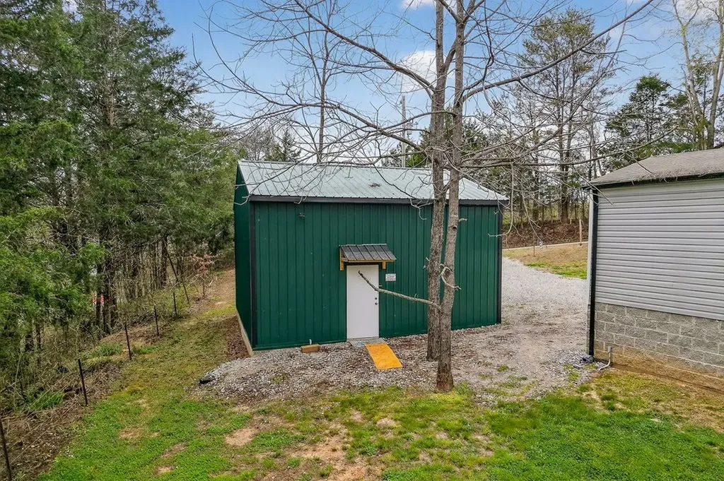 1237 Ridge Road Quebeck TN 38579