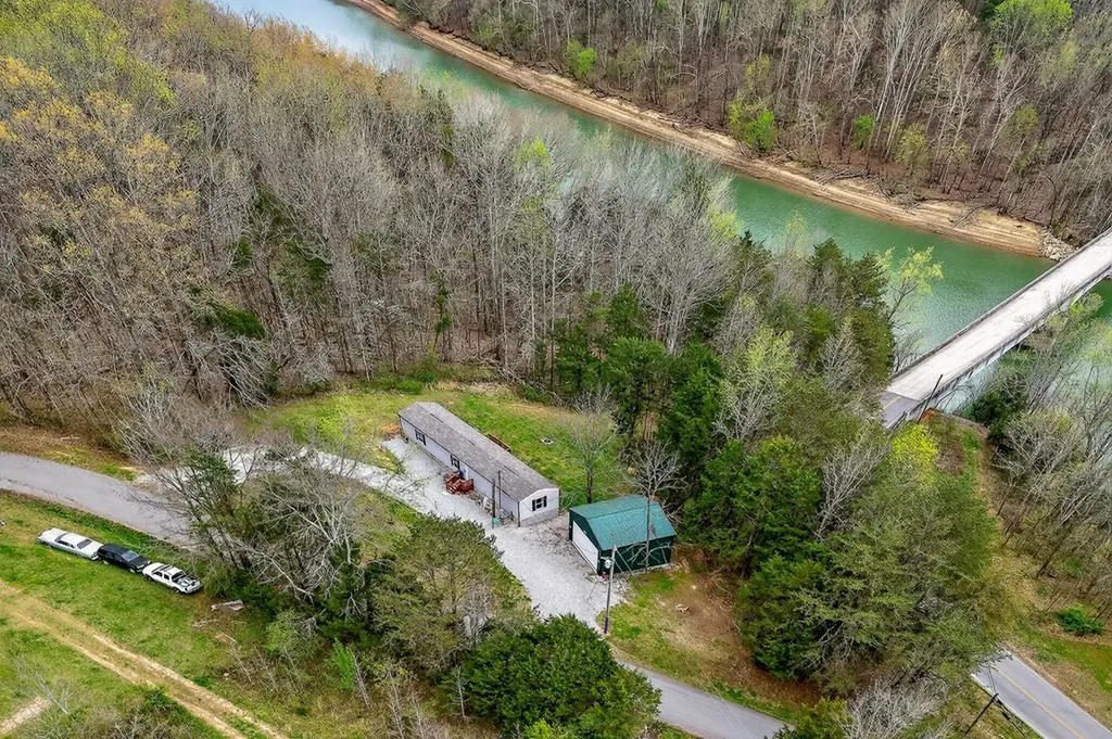 1237 Ridge Road Quebeck TN 38579