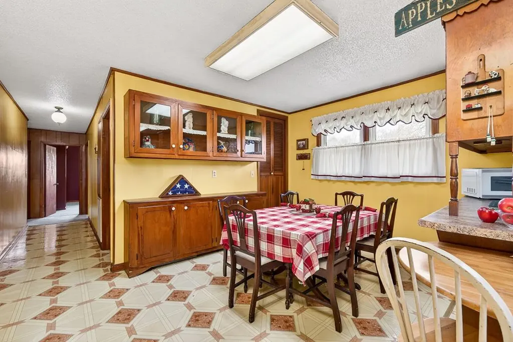 28599 State Route 30 (28599 Tn-30) Pikeville TN 37367