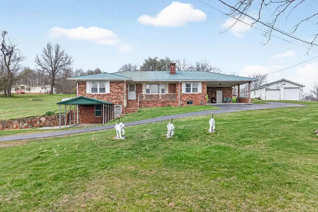 28599 State Route 30 (28599 Tn-30) Pikeville TN 37367