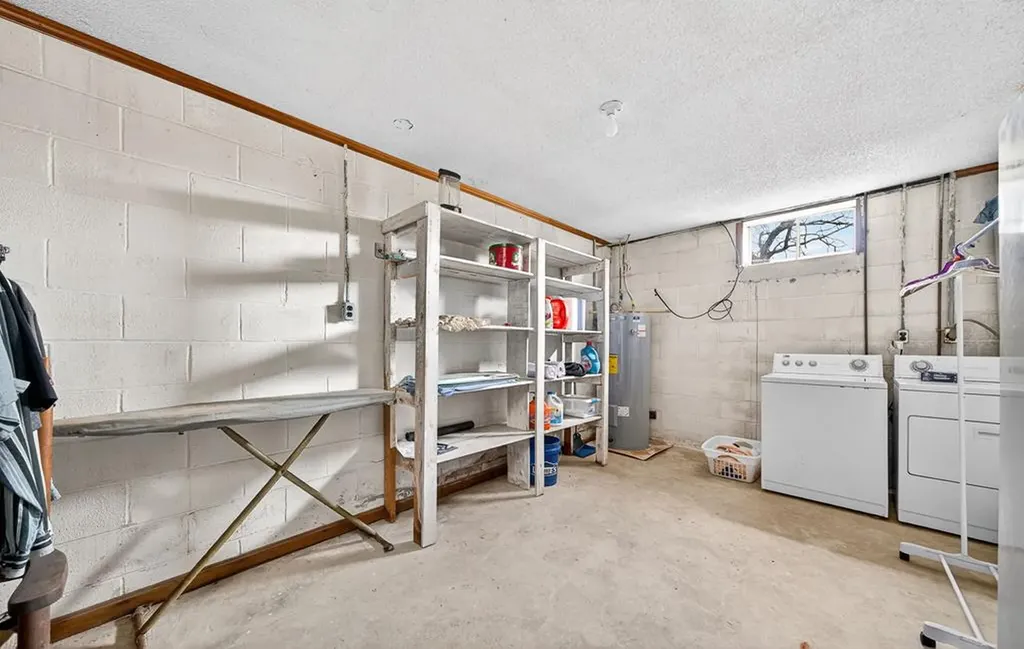 28599 State Route 30 (28599 Tn-30) Pikeville TN 37367