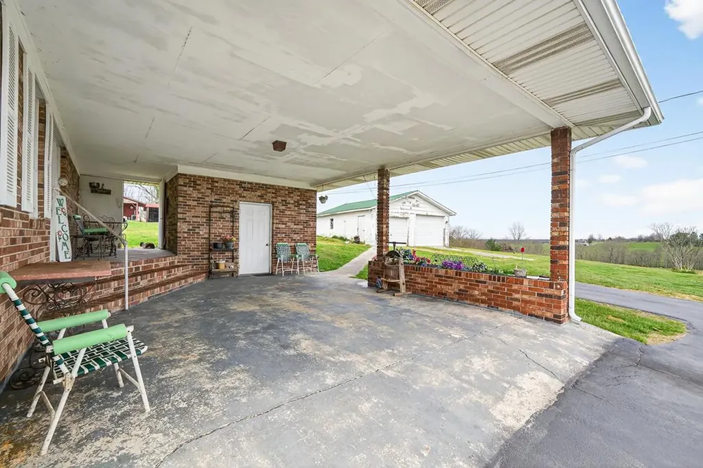 28599 State Route 30 (28599 Tn-30) Pikeville TN 37367