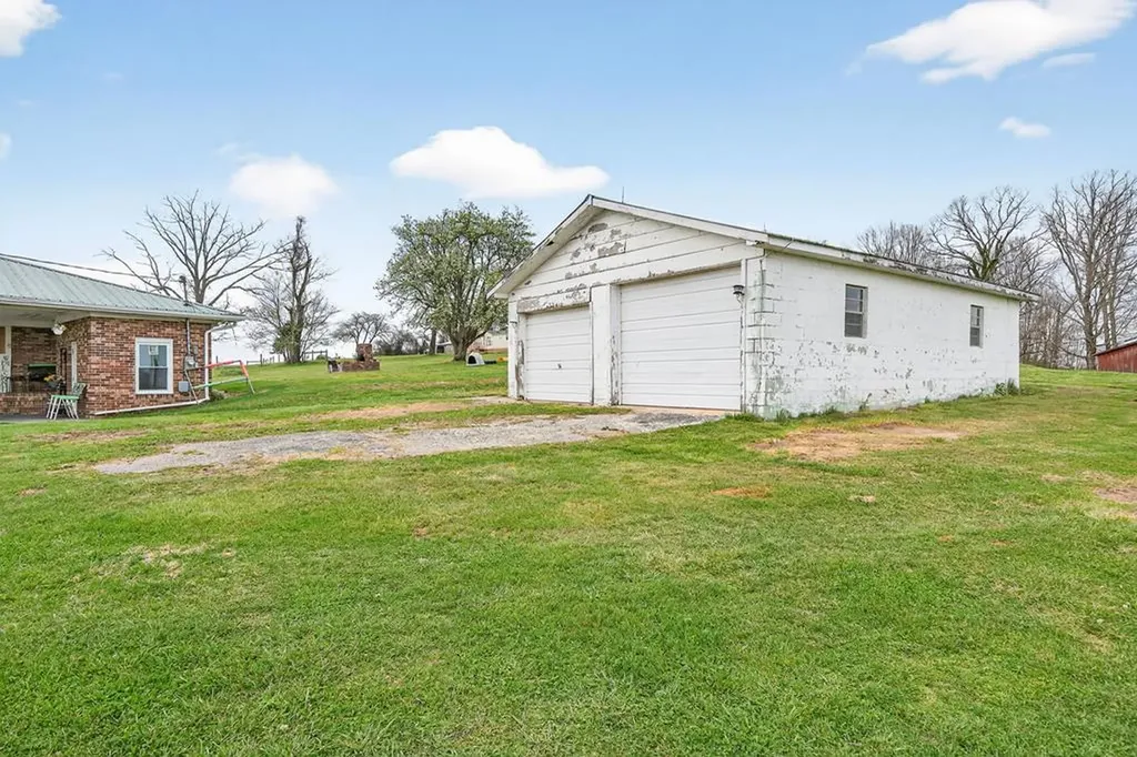 28599 State Route 30 (28599 Tn-30) Pikeville TN 37367