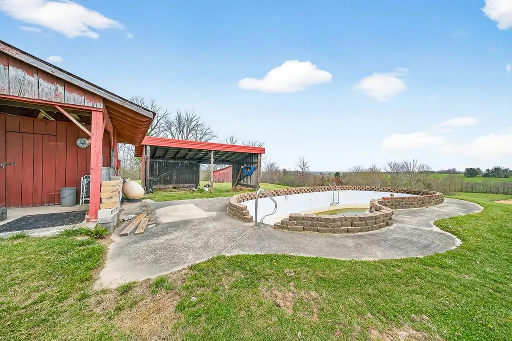 28599 State Route 30 (28599 Tn-30) Pikeville TN 37367