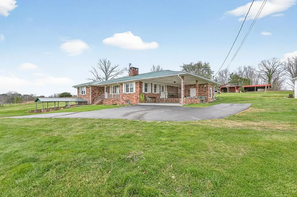 28599 State Route 30 (28599 Tn-30) Pikeville TN 37367