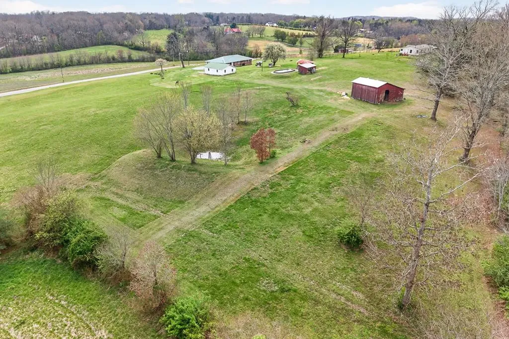 28599 State Route 30 (28599 Tn-30) Pikeville TN 37367