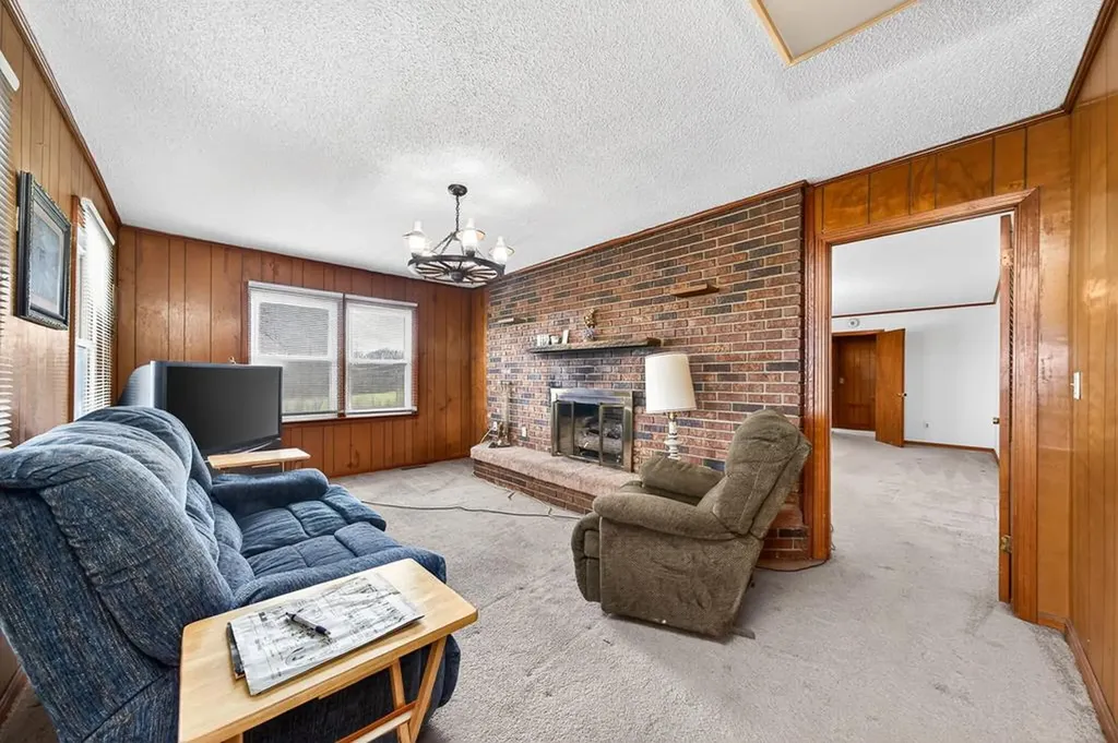 28599 State Route 30 (28599 Tn-30) Pikeville TN 37367