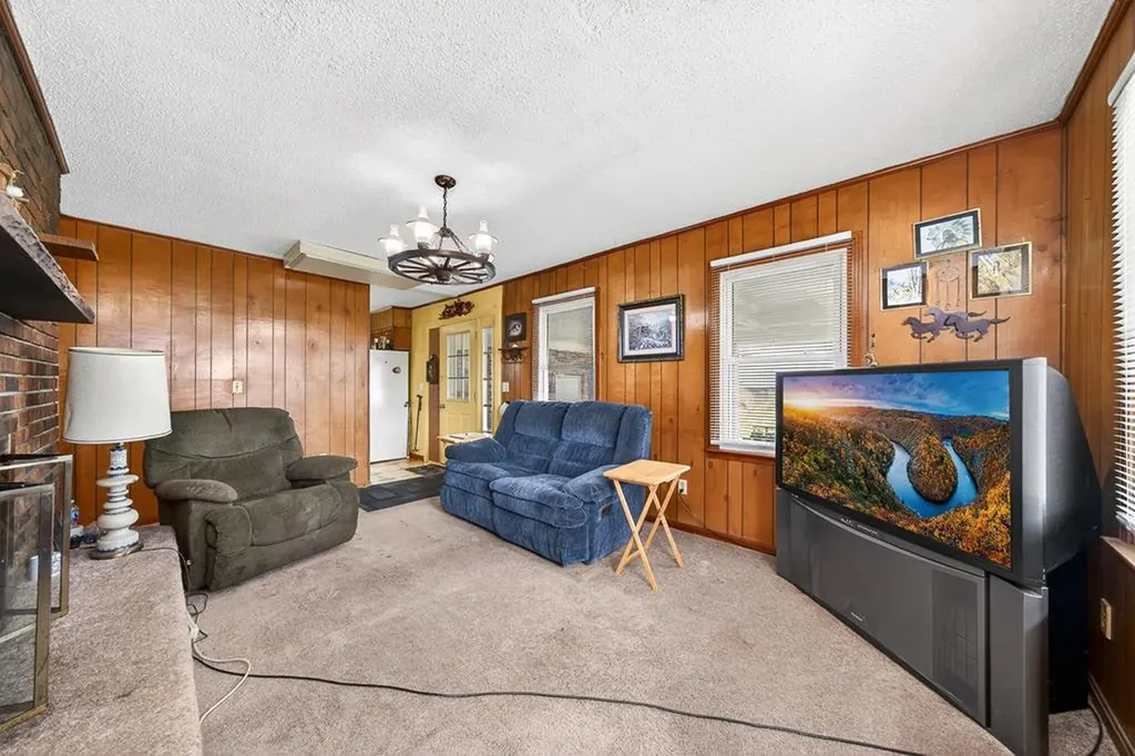 28599 State Route 30 (28599 Tn-30) Pikeville TN 37367
