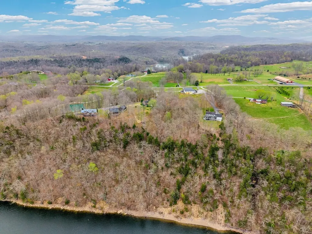 99 Hilltop Lane Byrdstown TN 38549