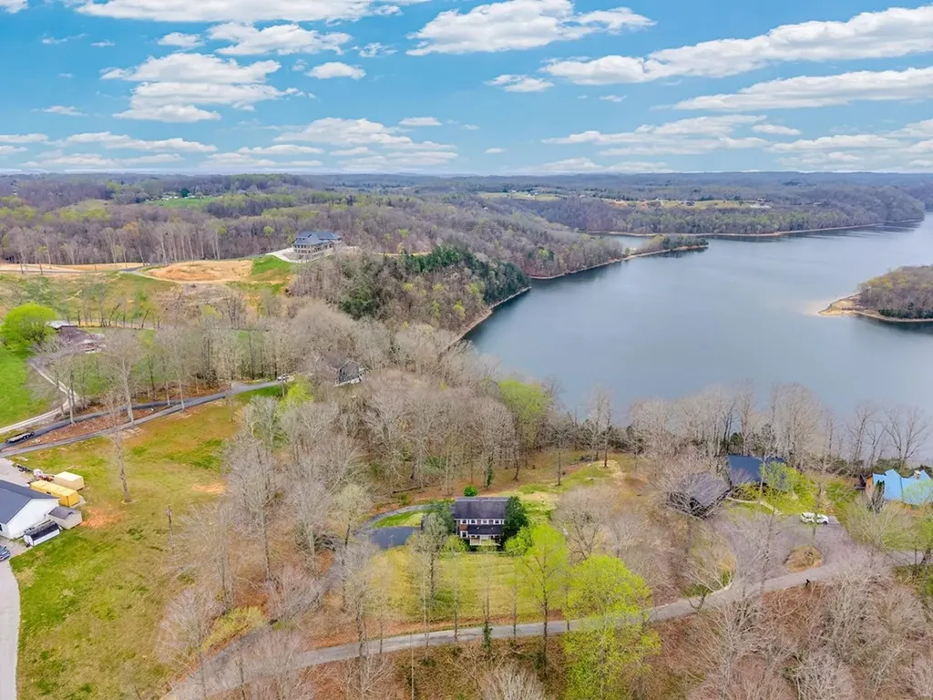 99 Hilltop Lane Byrdstown TN 38549