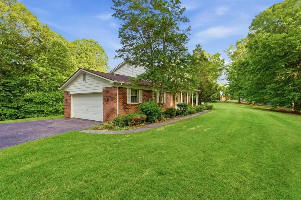 99 Hilltop Lane Byrdstown TN 38549