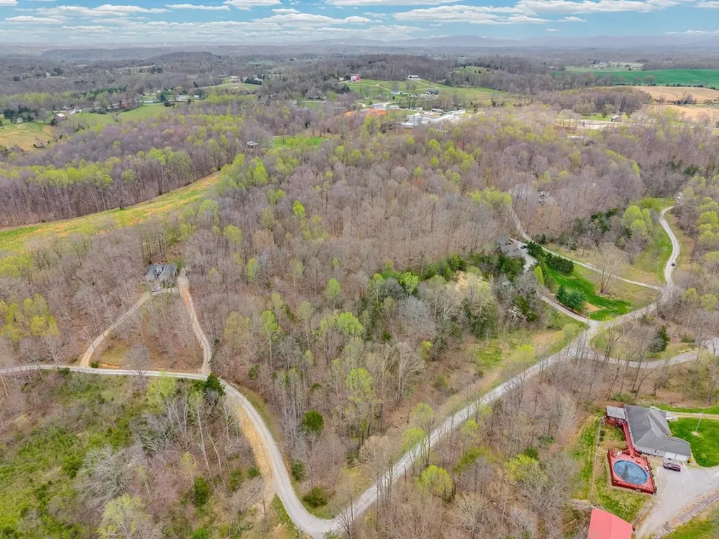 6.12 Cave Valley Road Byrdstown TN 38549